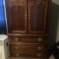 Dresser