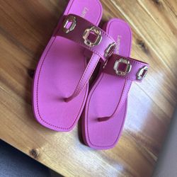 BRAND NEW LARROUDE SANDALS