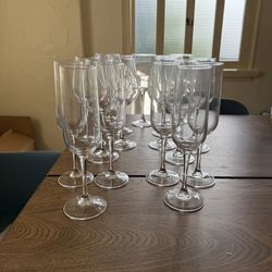 Lot Of 17 Assorted Wines Glasses And Champagne Flutes 