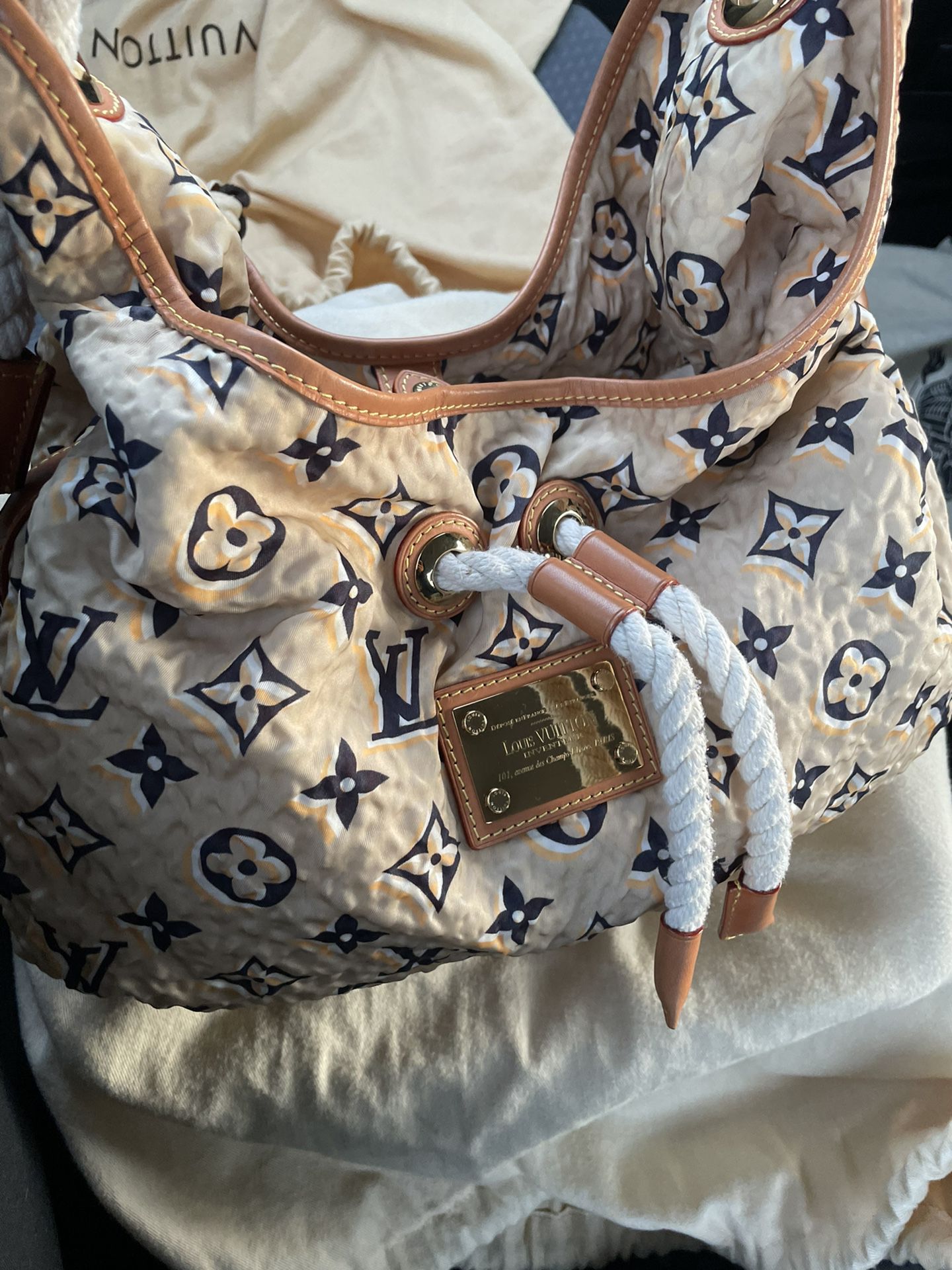 Louis Vuitton Shoulder Bag for Sale in Los Angeles, CA - OfferUp