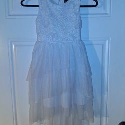 flower girl white lacy dress size 6 $5 FIRM