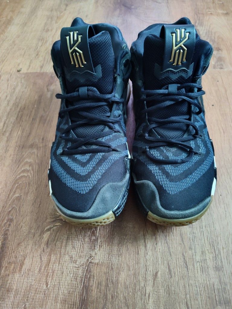 Kyrie 4