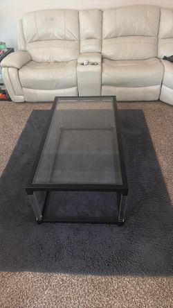 Coffee table, end table(2), Lamps(2) -Great Condition