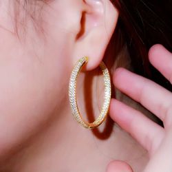 18K Gold Plated 5A Cubic Zirconia Paved Sparkling Hoop Earrings in Gold
