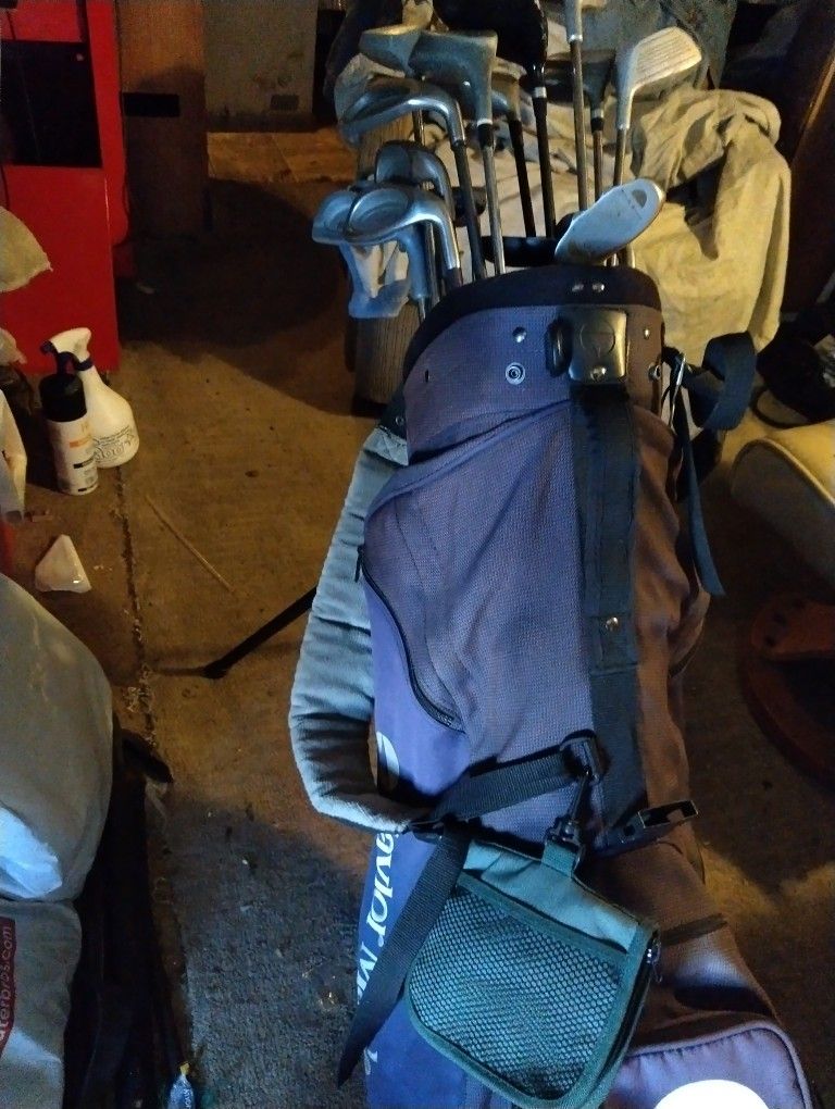 Taylor Made Bag All The Bells And Whistles 22 Assorted Sticks,Clubs