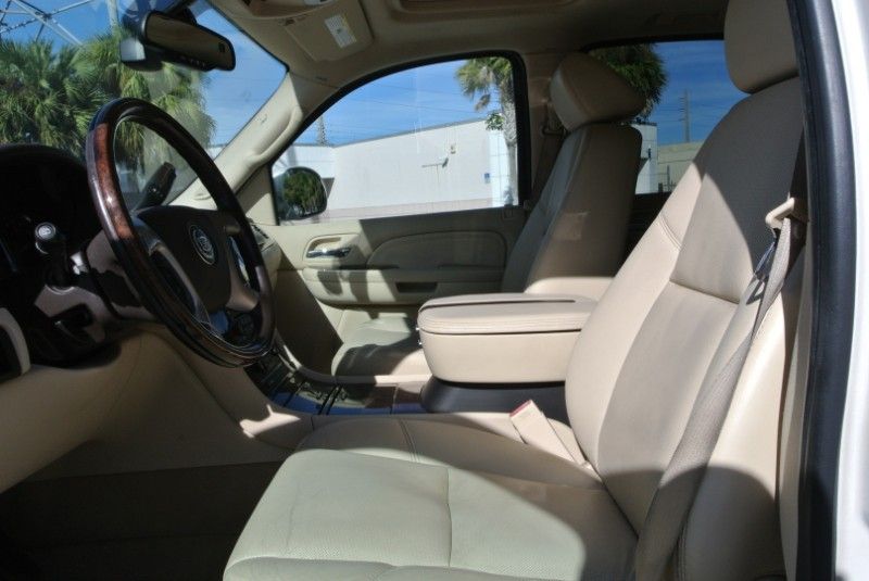 Escalade Diamond White Tricoat