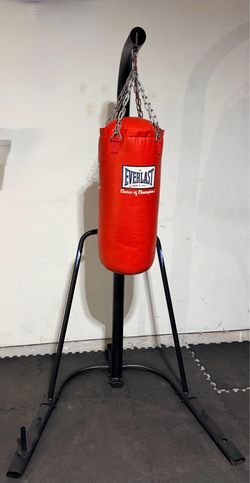 EVERLAST punching bag with stand
