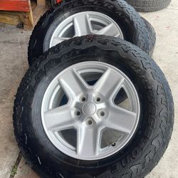 4 Rims & Tiré 245/75/17