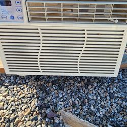 8,000 BTU GE Window Air Conditioner 