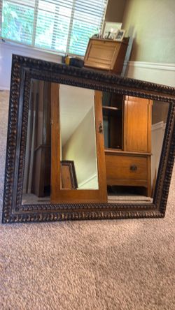 Medium-sized Mirror