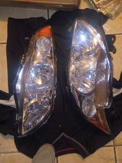 Toyota Corolla 2009 2010 front headlights