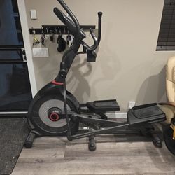 Schwinn 470 Elliptical Firness Trainer 