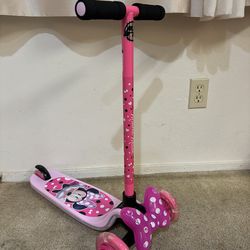 Minnie mouse scooter