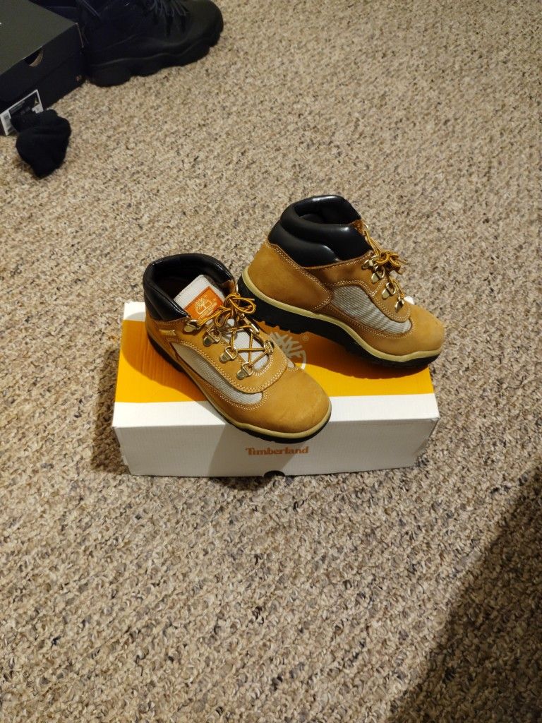 Gently Used Pre School Timberland Boots Sz 2.5!