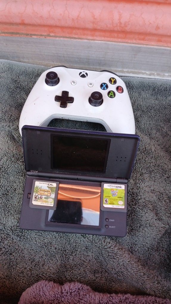 X Nox Controller & Game Boy With 2 Ganes No Charger 