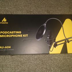 Maono AU-A04 Podcasting Microphone 