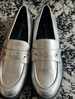 Women’s Shoes-Many pairs