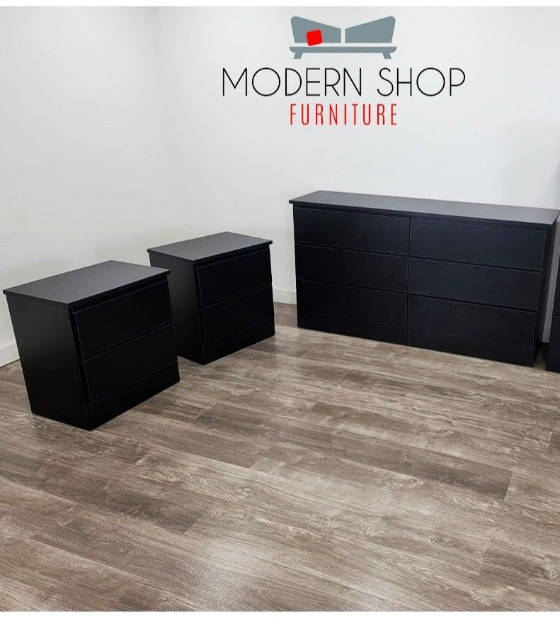 DRESSER AND TWO NIGHSTANDS 