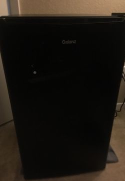 Galanz mini refrigerator