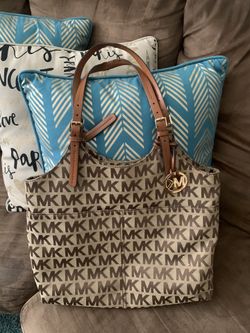 Ahutentic Michael kors purse