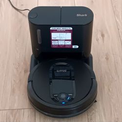Shark IQ Robot Vacuum Cleaner