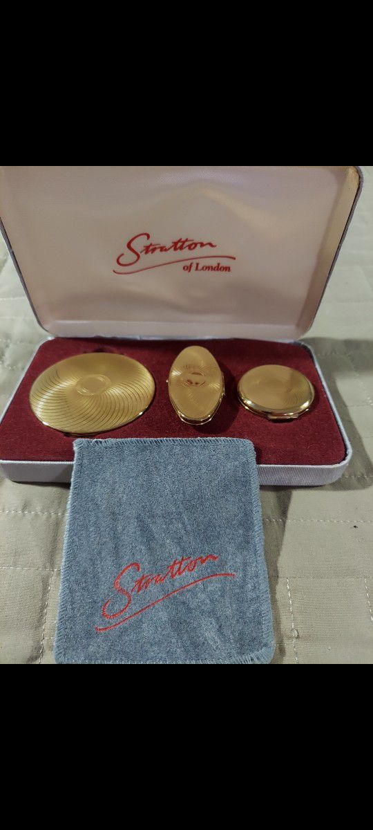 Antique  Stratton  From London Make Up Kit
