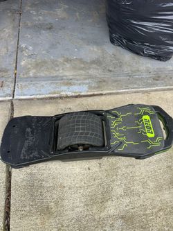 NEON Nitro 8 is a budget-friendly, entry-level unicycle.