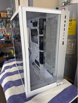 Lian Li White O11 Dynamic Raspberry Pie and Reservoir