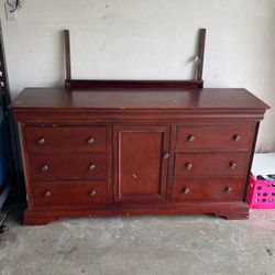 Dresser