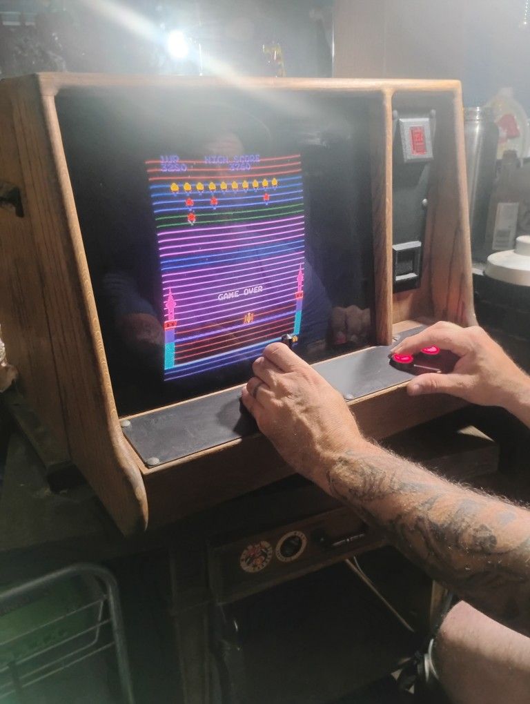 Vintage Bar Top Video Game 