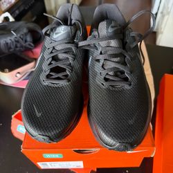 Nike Revolution 8 WIDE US Men’s size 8/ US Women size 9.5