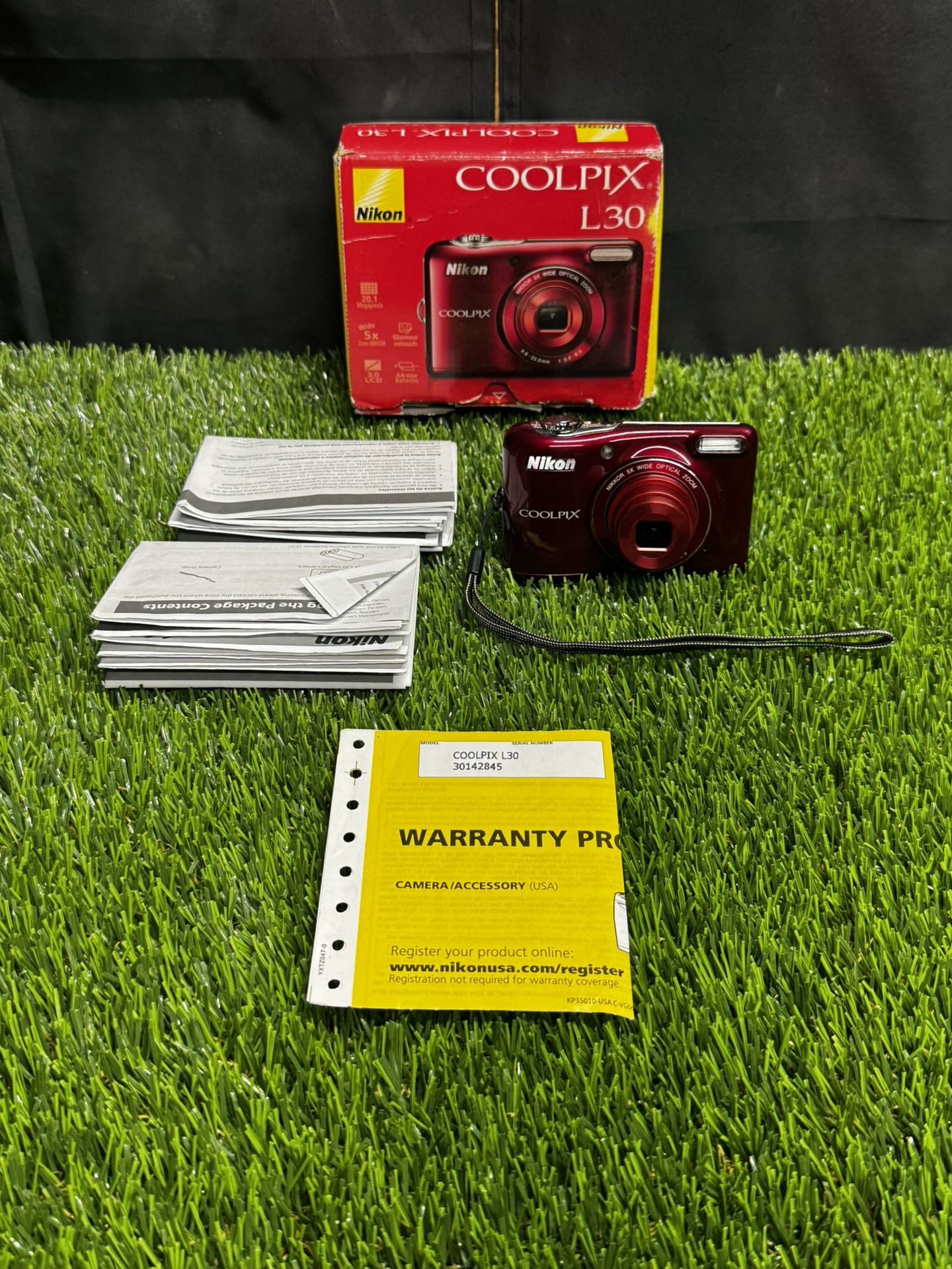 Nikon coolpix L30 camera