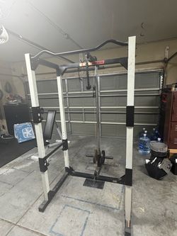 Weirder squat rack with pully system