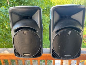 MACKIE SRM 450 V-2 Powered speakers