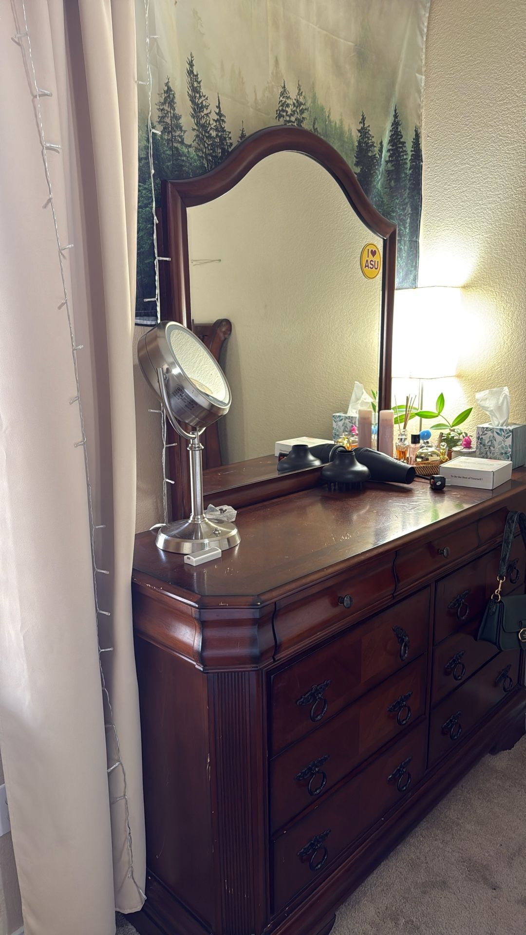 Dresser With Mirror