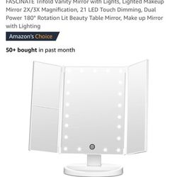 Trifold Light Up Vanity Mirror 