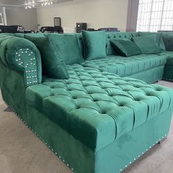 *Brand New  Double Chaise Sectional Velvet.
