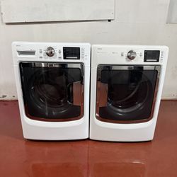 Set of washer machine Maytag and gas dryer. In perfect conditions and works perfectly. Washer machine capacity of 4.5 and dryer capacity 7.4.