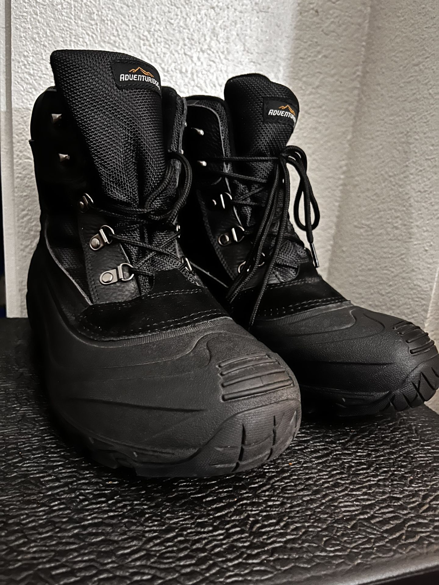 Adventuridge Size 10 Black Boots