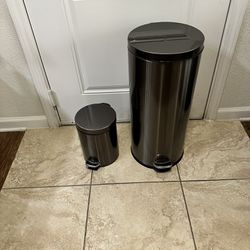 Kitchen+smaller trash can 