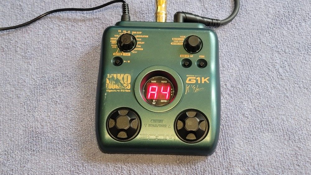 ZOOM G1K KIKO LOUREIRO SIGNATURE EDITION GUITAR MULTI EFFECTS PROCESSOR FLOOR GUITAR PEDAL IN GREEN COLOR
