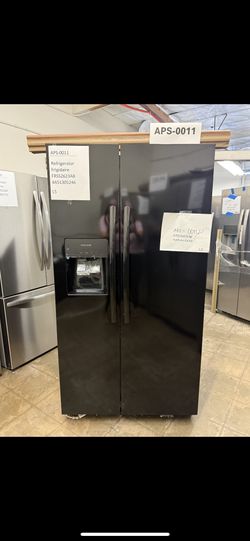 Frigidaire 25.6 cu ft Side-by-Side Refrigerator, Black, External Water/Ice Dispenser (FRSS2623AB)