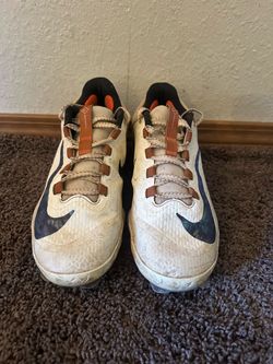 Baseball cleats