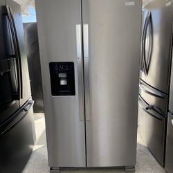 Whirlpool steel refrigerator Side By Side everything works perfectly first come first served 