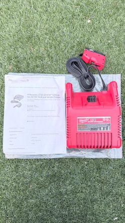 Milwaukee 2710-20 M18™ Lithium-lon AC/DC Wall and Vehicle Charger