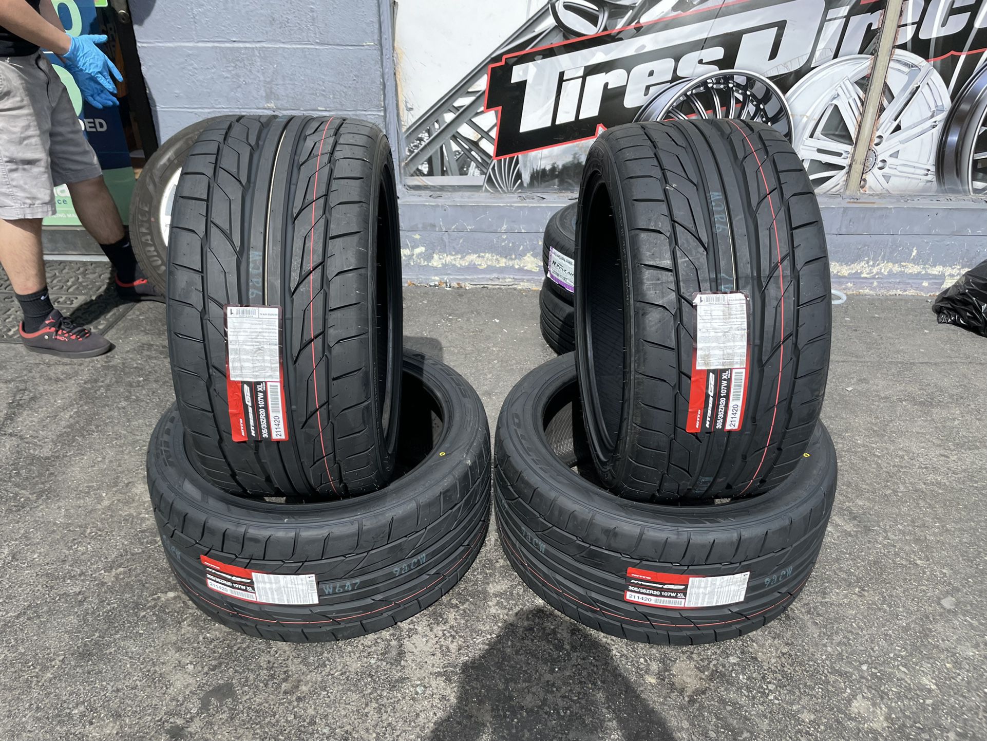 305-35-20 Nitto Nt555g2 On Sale 