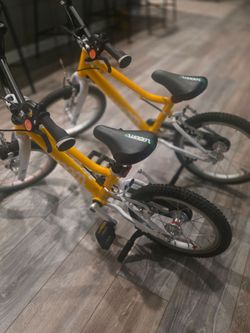 Selling 2 woom bikes size 2 & 3 for $210