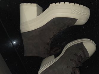 CONVERSE Chuck 70 size 8 Like New
