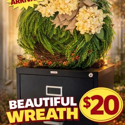 Brand new wreath only11 dollar