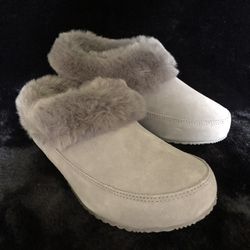 Women’s Sorel Slippers - Size 7